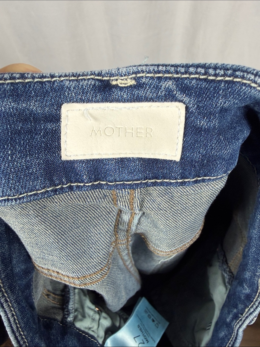Mother The Looker Skinny Jeans in Turn of Tide. - Picture 10 of 14
